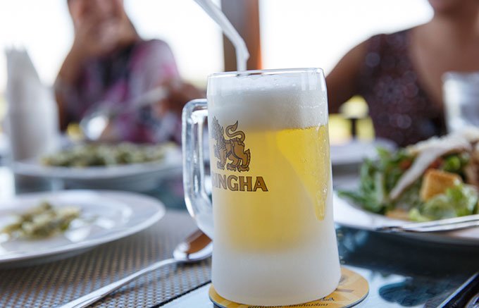 タイ王室公認ビール、シンハービールで乾杯を！