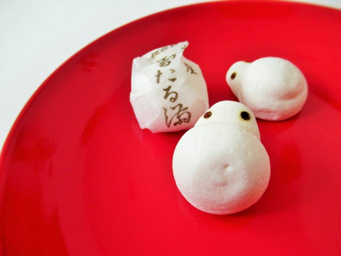 真っ白で愛らしい！サクッと雪のような口どけのメレンゲ菓子 奈良屋本店「雪たる満」