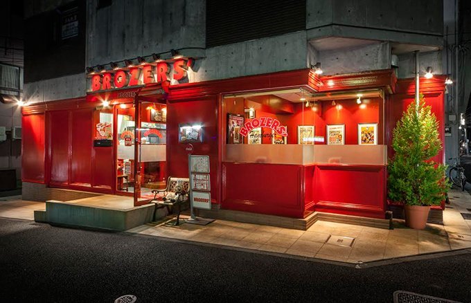 もう食べた？いま東京都内で話題のボリュームたっぷり“プレミアムハンバーガー”