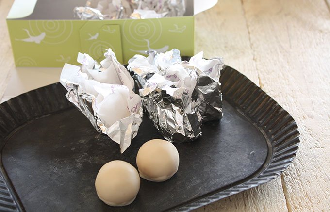 白鷺の卵をイメージした埼玉県さいたま市の銘菓、菓匠花見「白鷺宝」