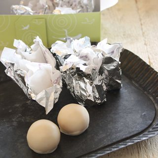 白鷺の卵をイメージした埼玉県さいたま市の銘菓、菓匠花見「白鷺宝」