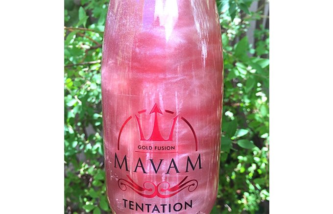 世界初！ボトルを回すと輝き出すラメの輝きが特徴的な「MAVAM」