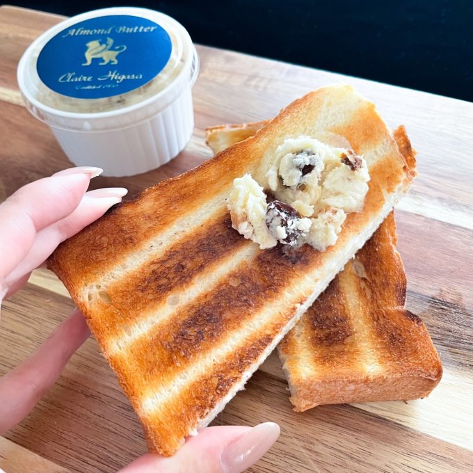 【バター好き必見！】アーモンドトースト発祥の地、姫路！パンのおともで非日常の朝食