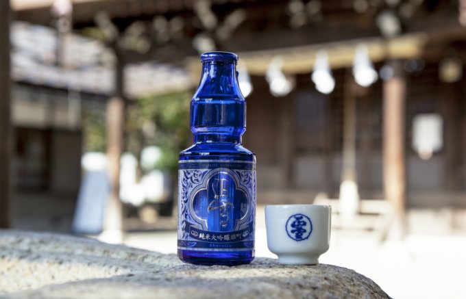東海道・由比宿の広重ブルー・ボトル正雪純米大吟醸