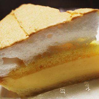 お店でしか買えない食感のこだわり 京都イノダコーヒの逸品レモンパイ！