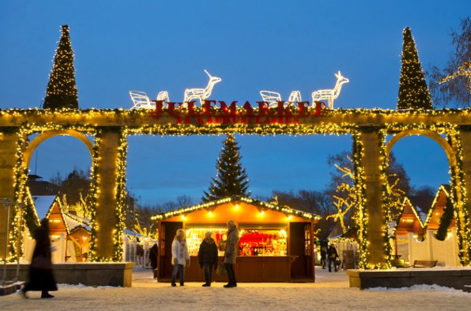 可愛いジンジャーブレッドハウスで祝う北欧ノルウェーのクリスマス