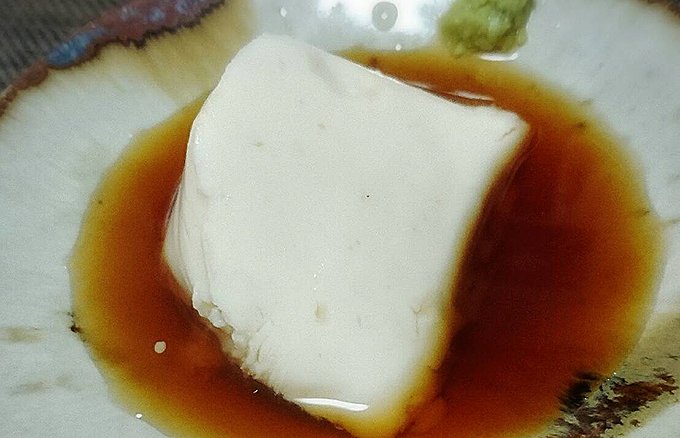 ゴマ豆腐がスイーツに早変わり！？もちもちとした食感が美味しい独楽豆腐