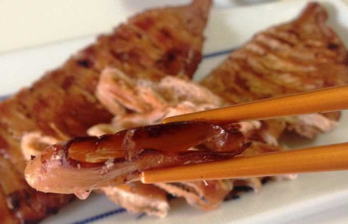北海道産のスルメイカをにんべんの「つゆの素」で仕上げた「いかのぽっぽ焼き」