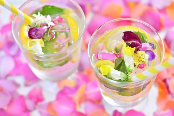 料理やテーブルの印象をガラっと変える！食べられる花「エディブルフラワー」
