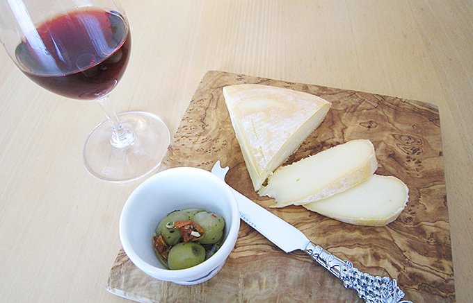 ブルゴーニュの思い出のチーズ「アベイ・ド・シトー」
