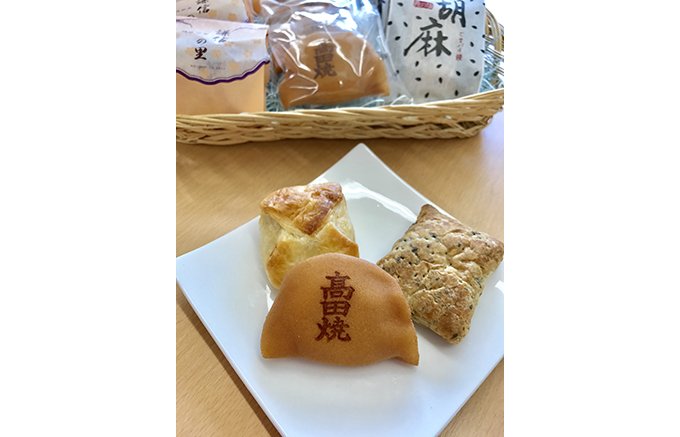 新潟県高田のサンドパン屋さんが作るソウルフード「笹団子パン」