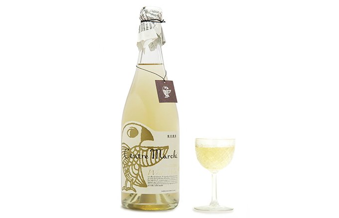 上品な甘みが特徴の甲斐美麗を使った国産微発泡ワイン「Centre Marche」