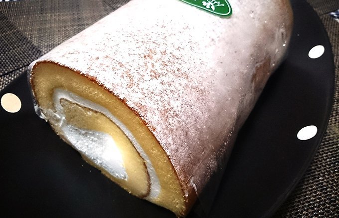 【今日はロールケーキの日】くるくるふんわりクリームたっぷり絶品ロールケーキ