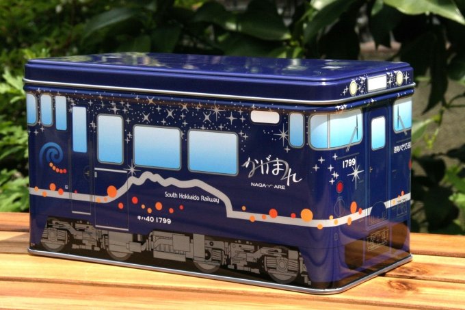 鉄道ファンやお子さまに、ぜひ！ 函館の列車をデザインした缶入りのクッキー