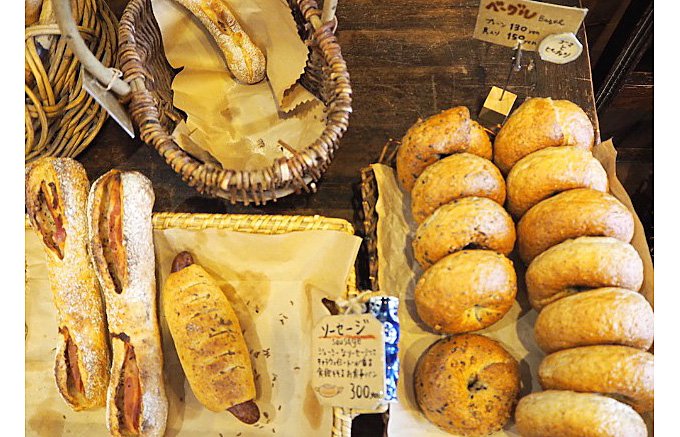鎌倉の裏路地老舗「KIBIYAベーカリー」の自家製天然酵母パン - ippin 