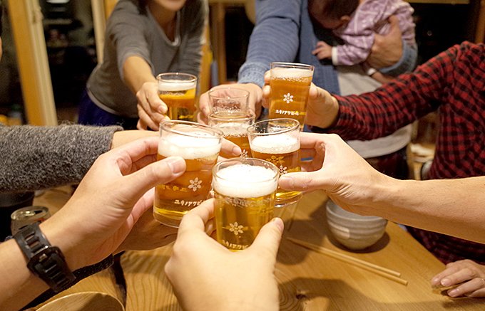 ビールを注げばふんわりグラスが雪景色！ユキノアワビールのオリジナルグラス