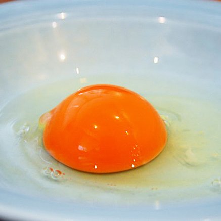 憧れの卵、烏骨鶏卵が手の届く逸品に。滋養豊富な卵で絶品たまごかけご飯を。