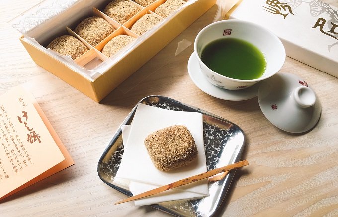 300年続く銘菓はぷちぷち＆もちもち！　大阪『小島屋』の「けし餅」