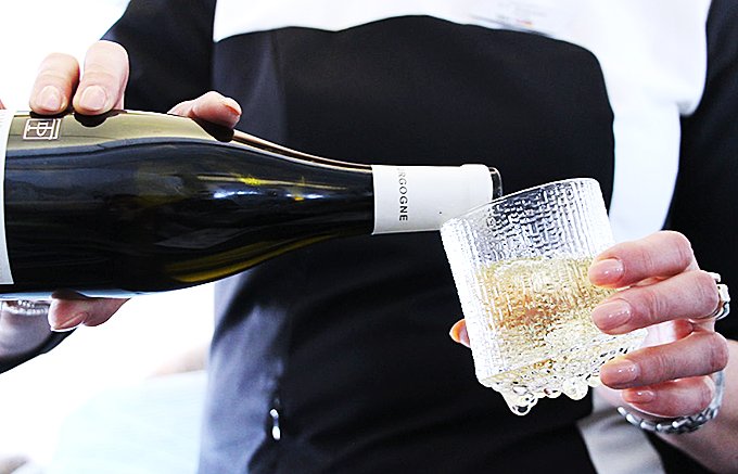 フィンエアー機内販売で手に入る「イッタラ」の特別なスパークリングワイングラス