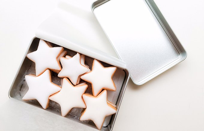 まるで夜空に輝く星のよう！菓子工房ルスルスの星型アイシングクッキー