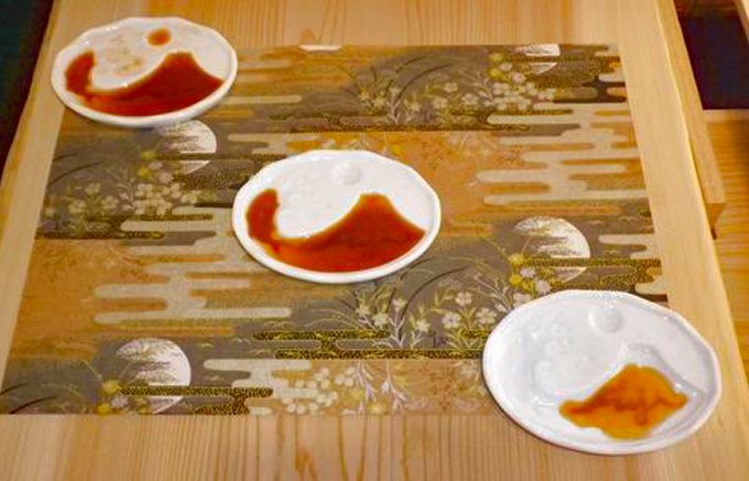 和食で“おもてなし”はここまでこだわりたい！醤油がアートになる「醤油絵皿」