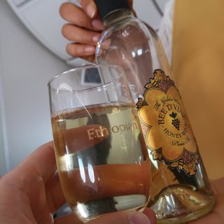 “ハネムーン”の由来はここから来ていた！世界最古のお酒ハニーワイン