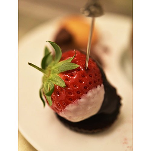 香川県の苺　クイーンストロベリーを使った千疋屋の「クイーンストロベリーチョコ」