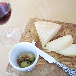 年の瀬にワインと楽しむならコレ！ナチュラルチーズ専門店「フェルミエ」のチーズ3選