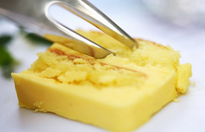 エシレのバターたっぷりの贅沢バターケーキ