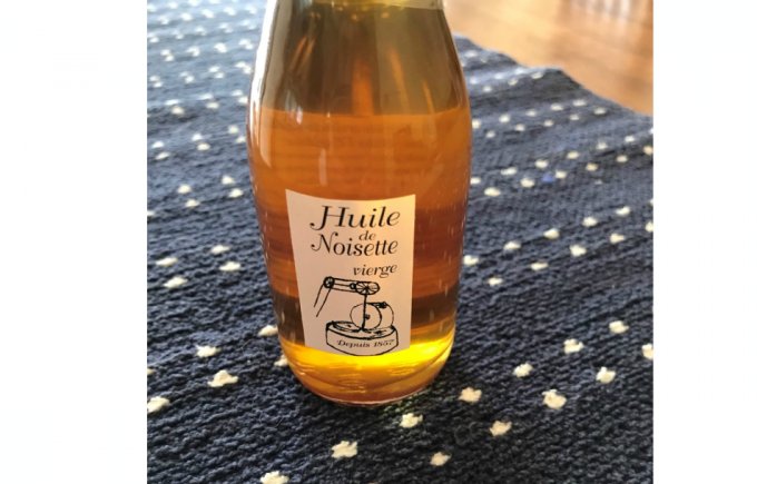 ヘーゼルナッツの香りが一気に匂い立つ『ユイルリー・ドゥ・ブロ』のオイル