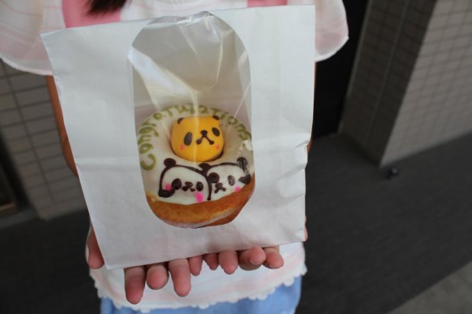 赤ちゃんパンダの誕生に沸く上野で見つけた「パンダドーナツ」