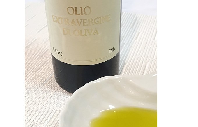 イタリア最高級ワインの農場で育てられたオリーブで作られたオリーブオイル