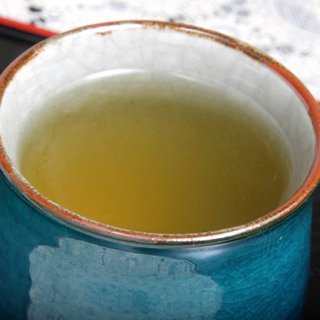 霧の町、鹿児島は頴娃町で栽培された高バランスの緑茶「霧の梟」