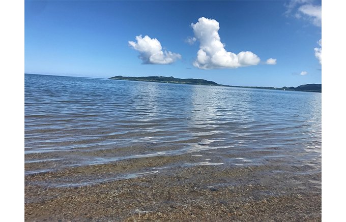 石垣島のコバルトブルーの海で作られる「石垣の塩」