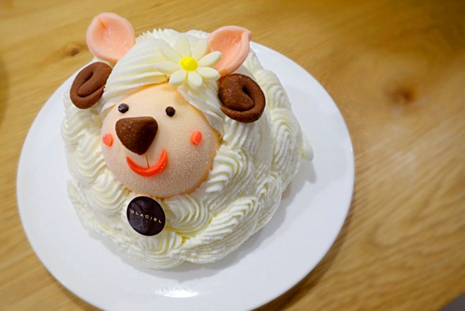 羊＆焼き菓子のアイスケーキ！新年にふさわしい話題の新作【アントルメグラッセ】！