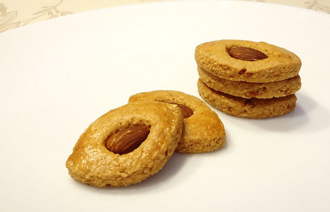 各地の伝統菓子が味わえる缶入りクッキー「フランスクッキーの詰め合わせ」