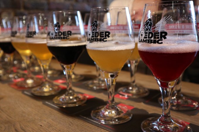 ベルギーならではの個性的なクラフトビールを飲み比べ！『ムダー・ランビック』