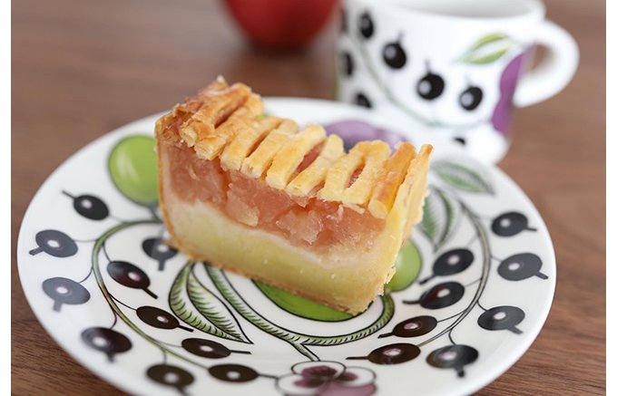 なぜか懐かしい！アトリエ・ド・フロマージュ「自家製カマンベールのアップルパイ」