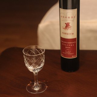 フルーツを惜しみなく贅沢に使ったハンガリーの蒸留酒「パーリンカ」