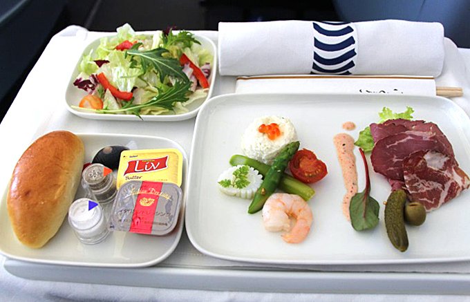 マリメッコ だらけの空間で過ごせる飛行機会社フィンエアー限定のカワイイ食器 Ippin イッピン