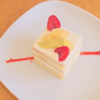 楽しめるのは今だけ！神戸AKITOの期間限定「桃のショートケーキ」