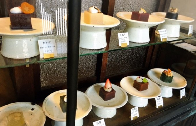 ドレスアップした和菓子は、京都らしい唯一無二の味わい。うめぞの茶房の「かざり羹」