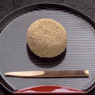 創業三百年以上、食感が癖になる大阪小島屋の「けし餅」