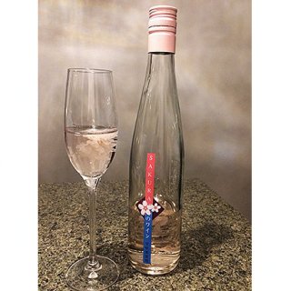 季節限定 グラスに桜が舞う「ロリアン さくらのワイン」