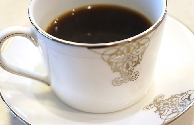 朝の贅沢な時間がやってきた！本格派電動コーヒーミルで豆から作る朝のコーヒー