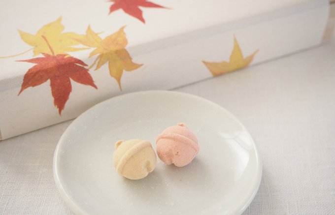 季節を感じる掛け紙が素敵！創業90年の和菓子屋鈴懸の愛らしいお干菓子「りん」