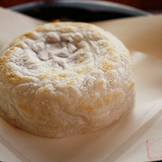 福岡観光スポット「太宰府天満宮」で食べたくなる名物！かさの家の「梅ヶ枝餅」