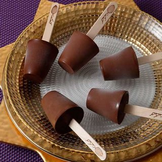 世界の厳選カカオを使った濃厚ショコラのアイスキャンディー