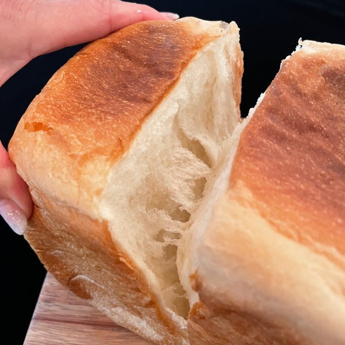【リピート率9割超え！？】食パン一筋19年、ふわふわもっちり！究極の食パン