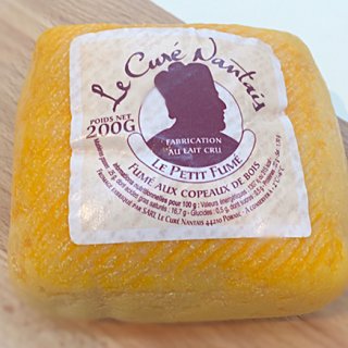 フランス・ゲランドの塩を使用したウオッシュチーズ「キュレ ナンテ」